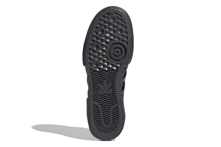 Кроссовки унисекс Adidas Type 0 8 0AMC черные, зеленые, 40 2/3 EU