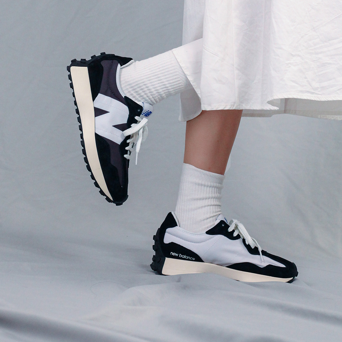 Кроссовки унисекс New Balance 327 Lab Black White, 43 EU