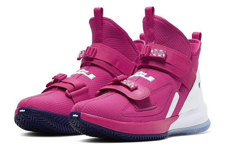 Кроссовки женские Nike Soldier 13, 44 EU