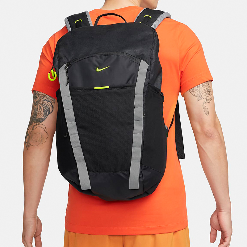 Рюкзак мужской Nike DJ9677-010 черный, светло-серый и атомно-зеленый