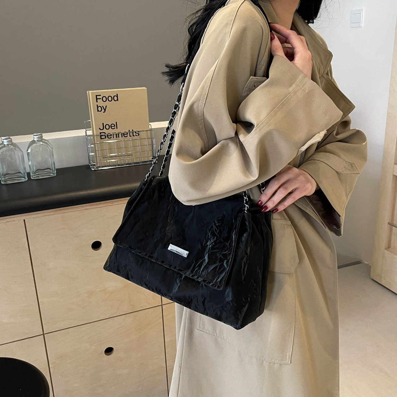 Ecru+White Shopping Bag