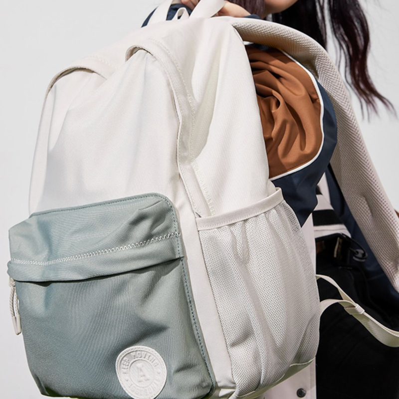 Рюкзак унисекс Anta Life Collection 600D*600D78T/PU светло-дымчатый серый