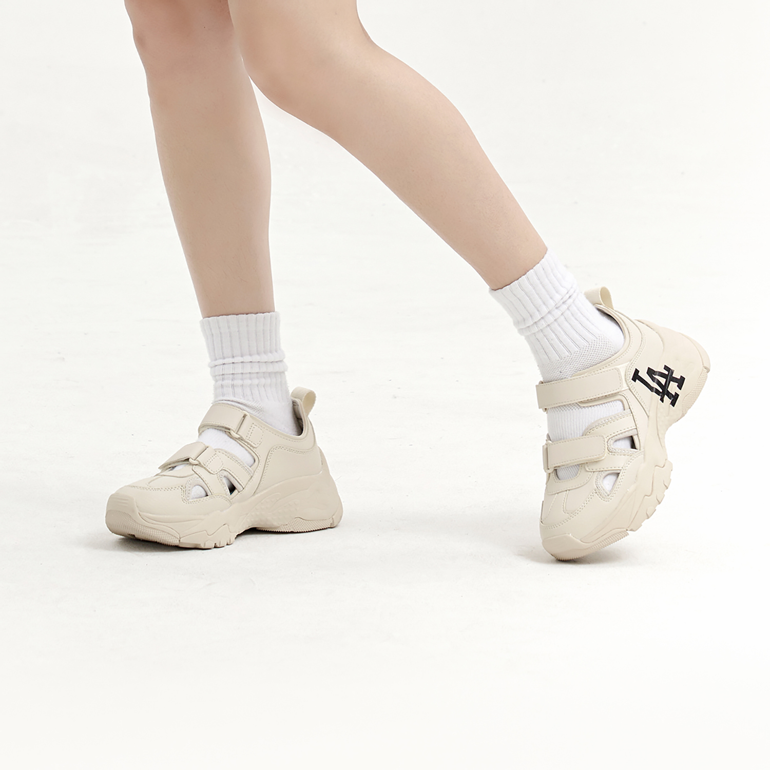 Сандалии унисекс MLB Chunky Mask кремовые, 39 EU