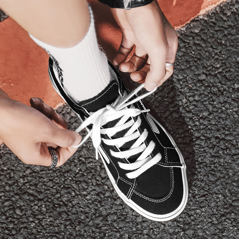 Кеды унисекс WARRIOR WXY-C978G03 черно-белые, 44 EU