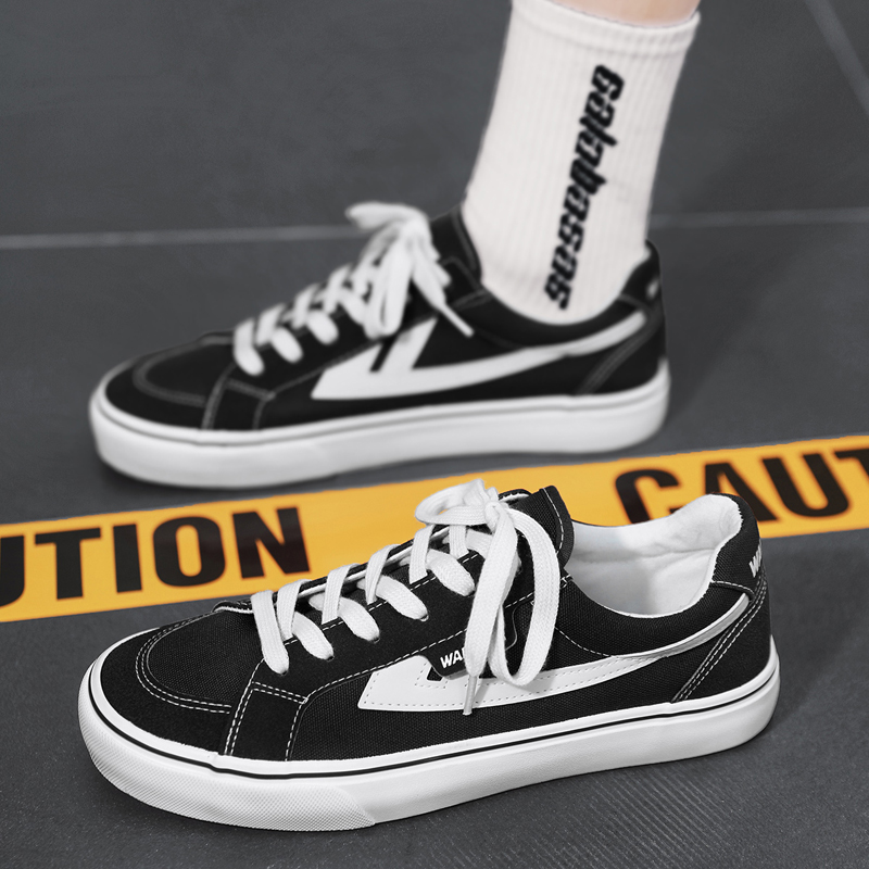 Кеды унисекс WARRIOR WXY-C978G03 черно-белые, 44 EU