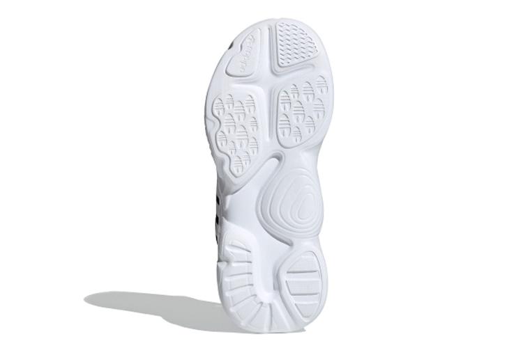 Босоножки женские Adidas Магмур черные, 43 EU