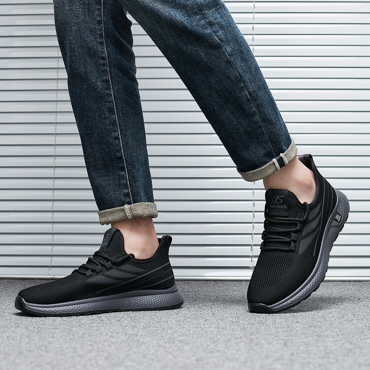 Кроссовки мужские KAISER 53368043B черные, 39 EU