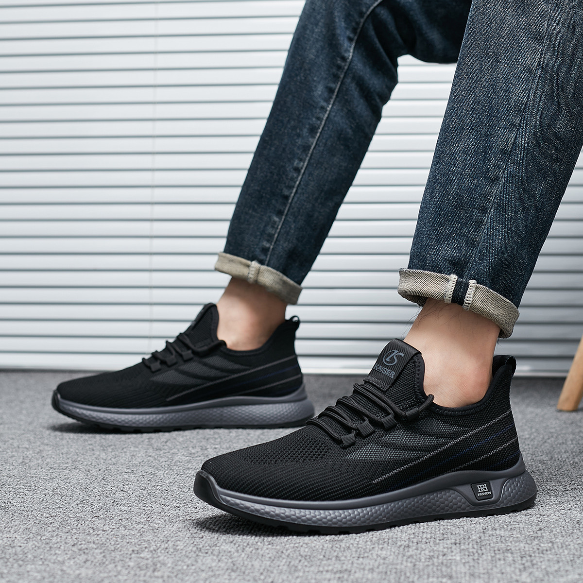 Кроссовки мужские KAISER 53368043B черные, 39 EU