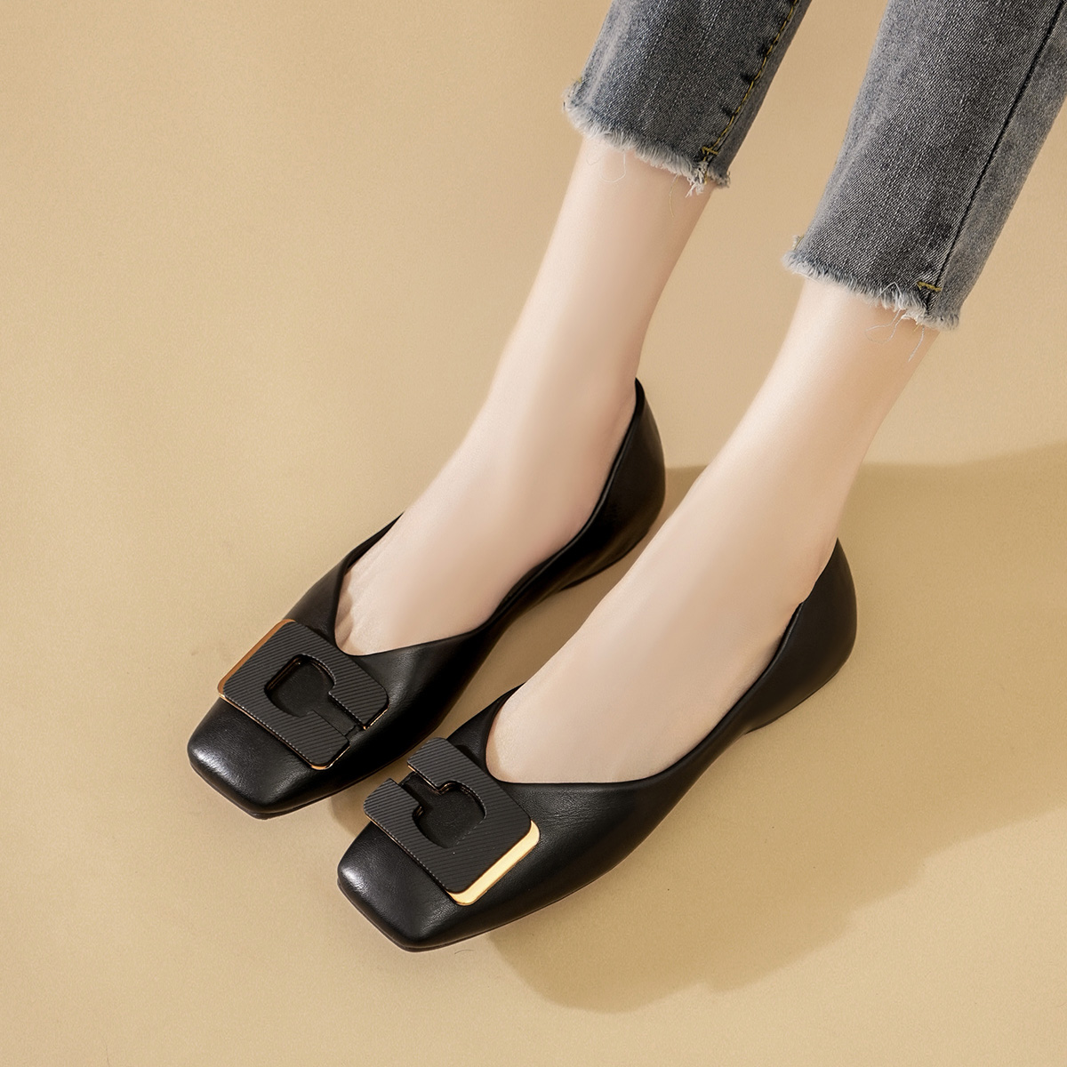 Балетки женские OMS JU23C12403 черные с металлической пряжкой, 39 EU