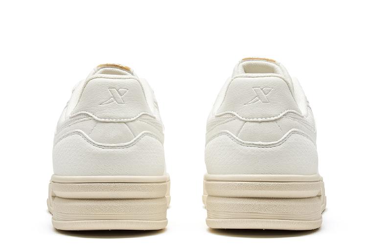 Кроссовки мужские XTEP 877319310014 белые, 43 EU