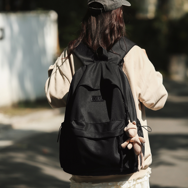 Рюкзак унисекс Deli Bear DLX-XFX-D-2590 черный с вязаным жабой