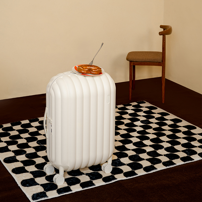 Чемодан унисекс Artrips 24 cream white, 24 inches