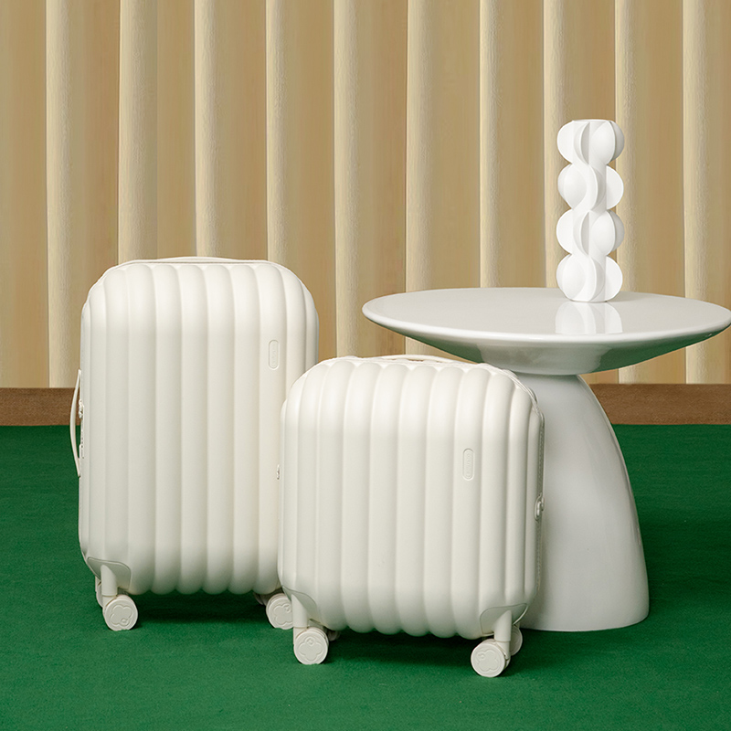 Чемодан унисекс Artrips 24 cream white, 24 inches