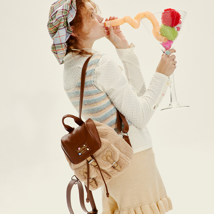 Рюкзак женский VANWALK V2714-1W молочно-белый/орехово-шоколадный