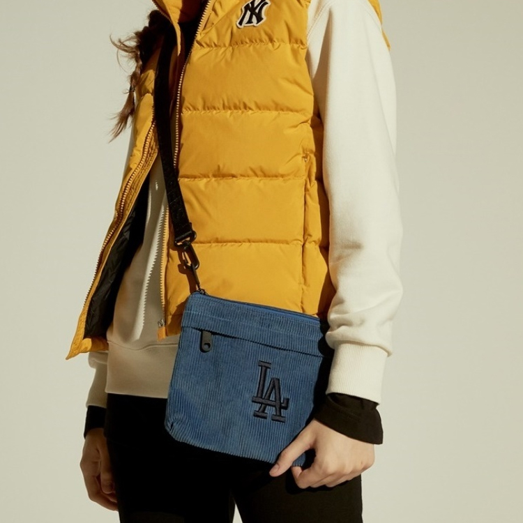 Кроссбоди-сумка унисекс MLB 32BGDG011 горчично-желтый/синий/хаки