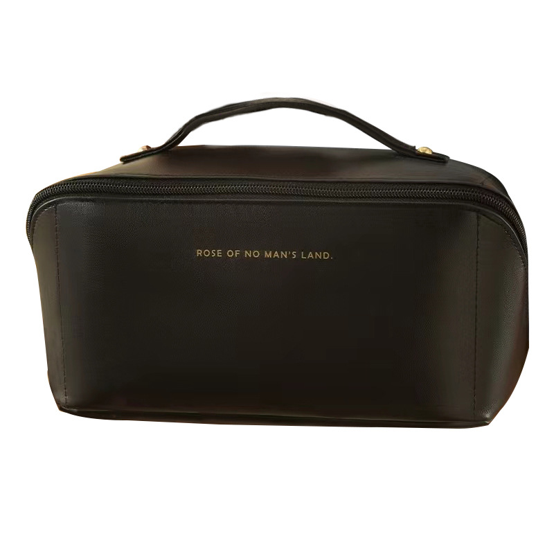 Косметички, бьюти-кейсы и мобильные студии