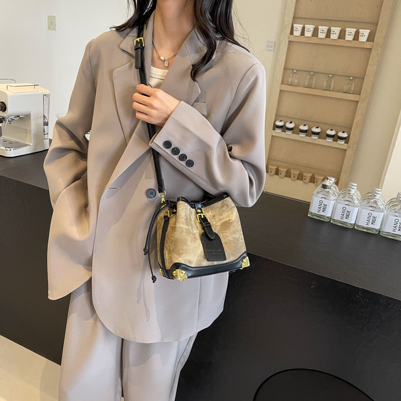 Сумка женская BESSIO Regular черная