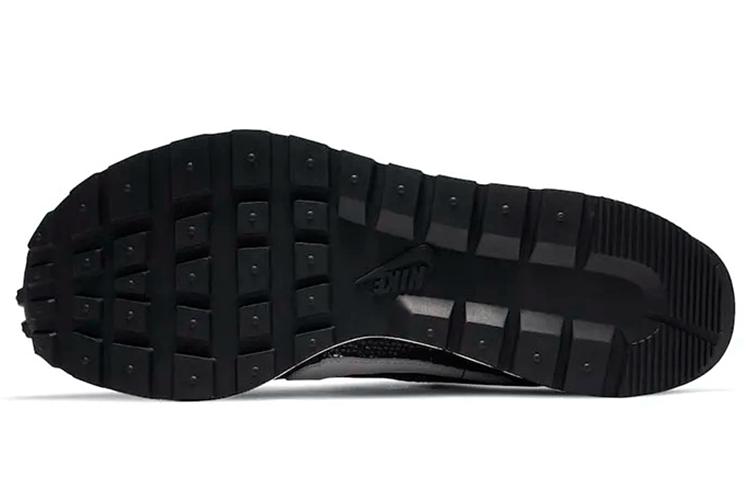 Кроссовки унисекс Nike Sacai X VaporWaffle черные, 41 EU