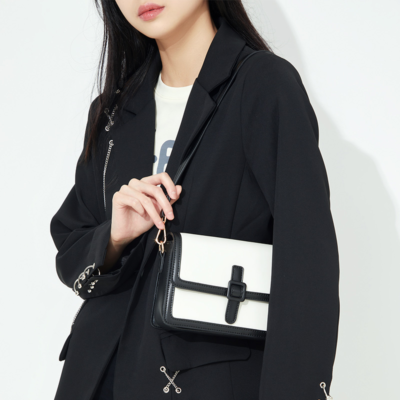 Сумка женская MARKANGARO MK-DWBA1233 черно-белая