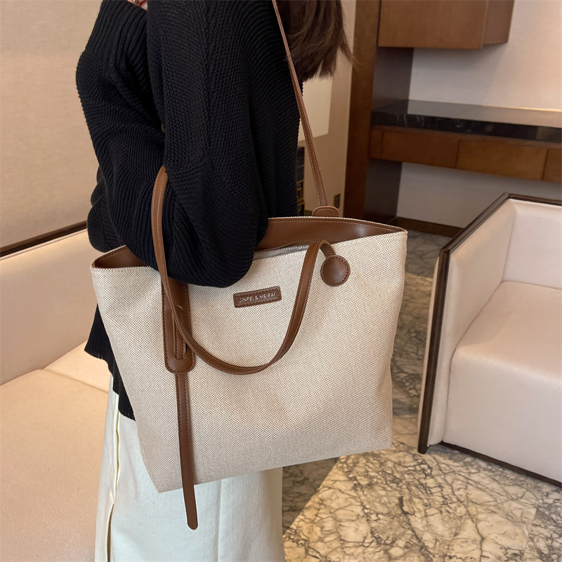 Сумка женская PINKLAND PK-1915 черная/белая