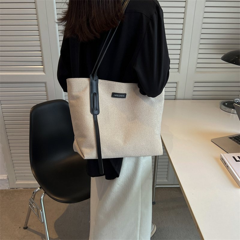 Сумка женская PINKLAND PK-1915 черная/белая