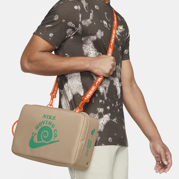 Сумка унисекс Nike DV5649-200 calamus/safety orange