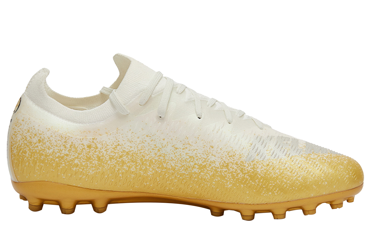 Футбольные бутсы унисекс KELME MG Multi Ground белые с золотым, 45 EU